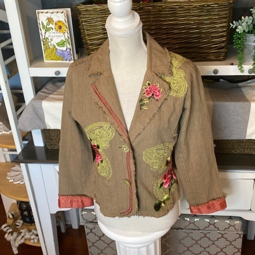 Entity Tan‎ Pink Floral Embroidered Blazer Size Medium